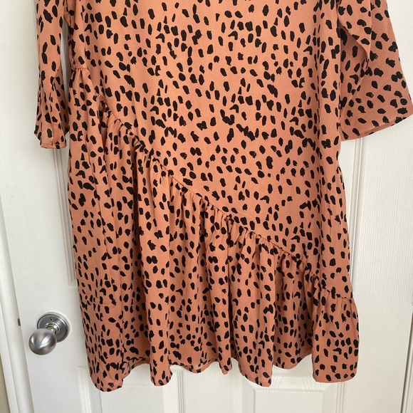 Flowy Summer Dress! - Picture 3 of 7